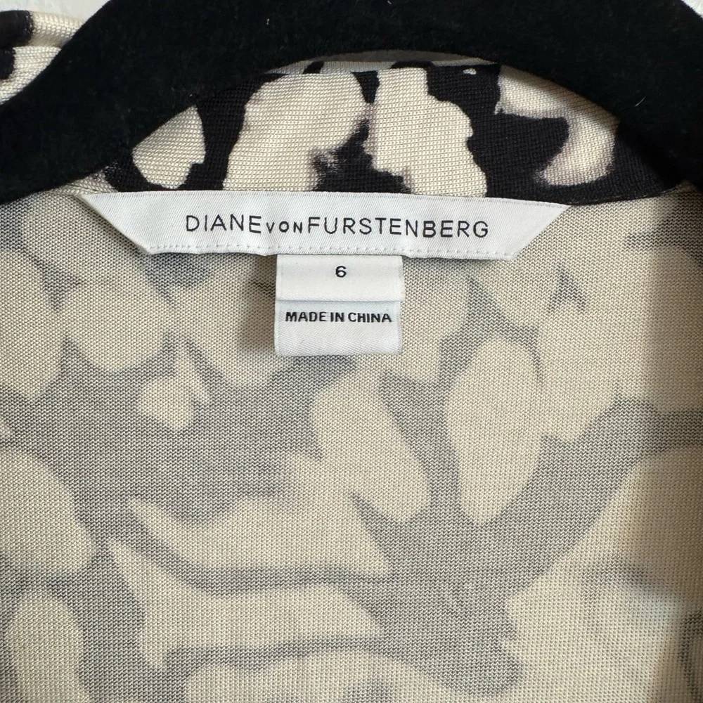 Diane Von Furstenberg Black and Cream Romper - Picture 5 of 10